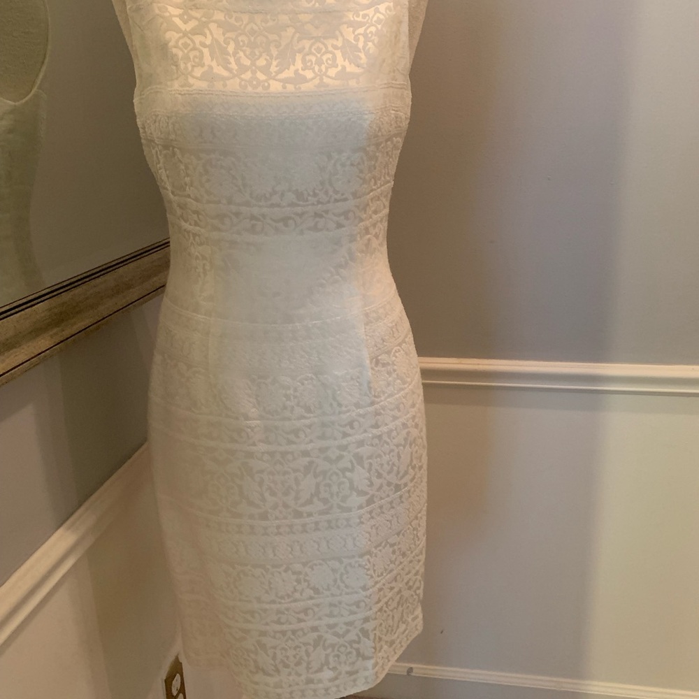 Carmen Marc Valvo Elegant White  Bridal Formal Dress Size 4